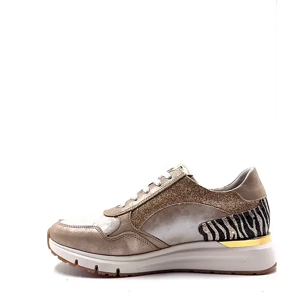 /images/uploads/1876/thumb_d9556-gynaikeia-sneakers-belloccio.gr-dorkingbyfluchos-serena-laguna platino.webp
